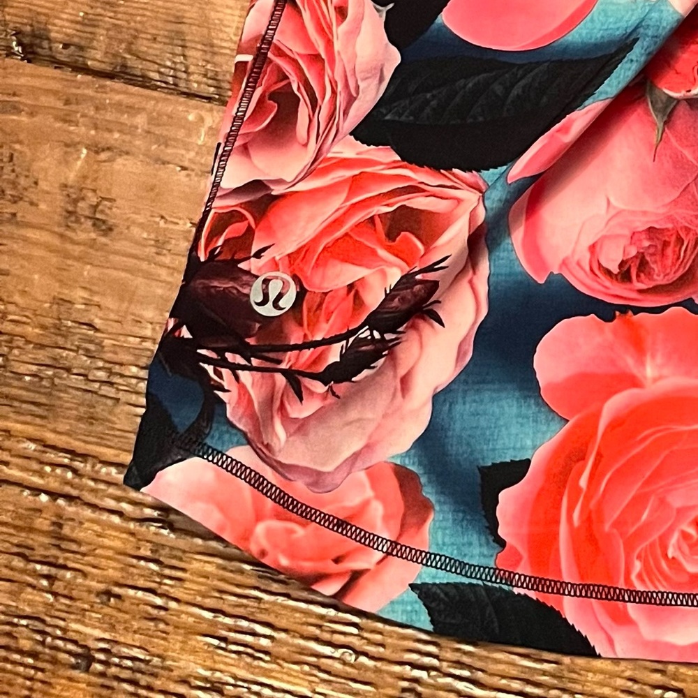 Lululemon Lightened Up Singlet Tank Top - Secret Garden/Black - Sz 4 🌸 ☀️ - Picture 6 of 6